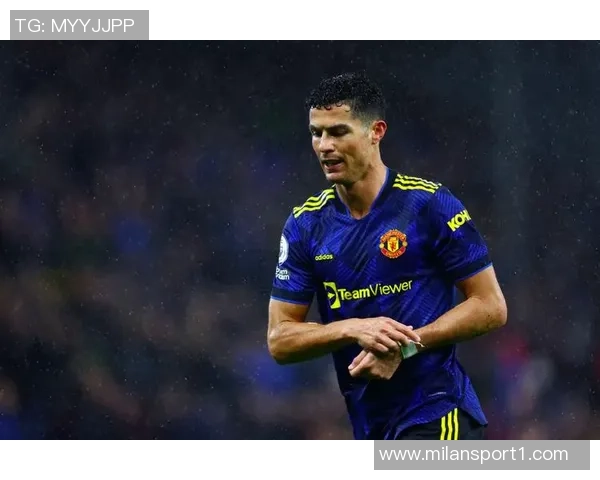 球队主持人点评夏普表现犹豫被大洛封盖显得格外悲哀